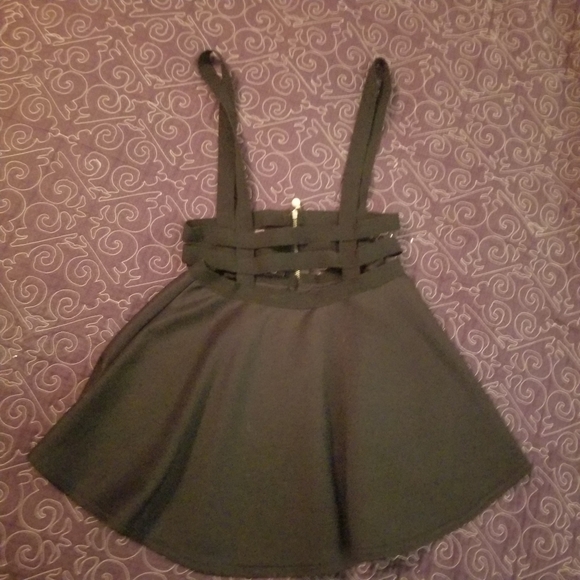 Suspender skater skirt - size small - Picture 2 of 3